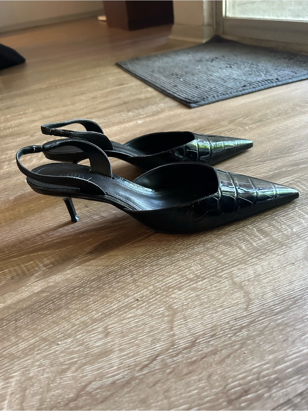 SCHUTZ Black Leather Croc Pointed Slingback Kitten Heels